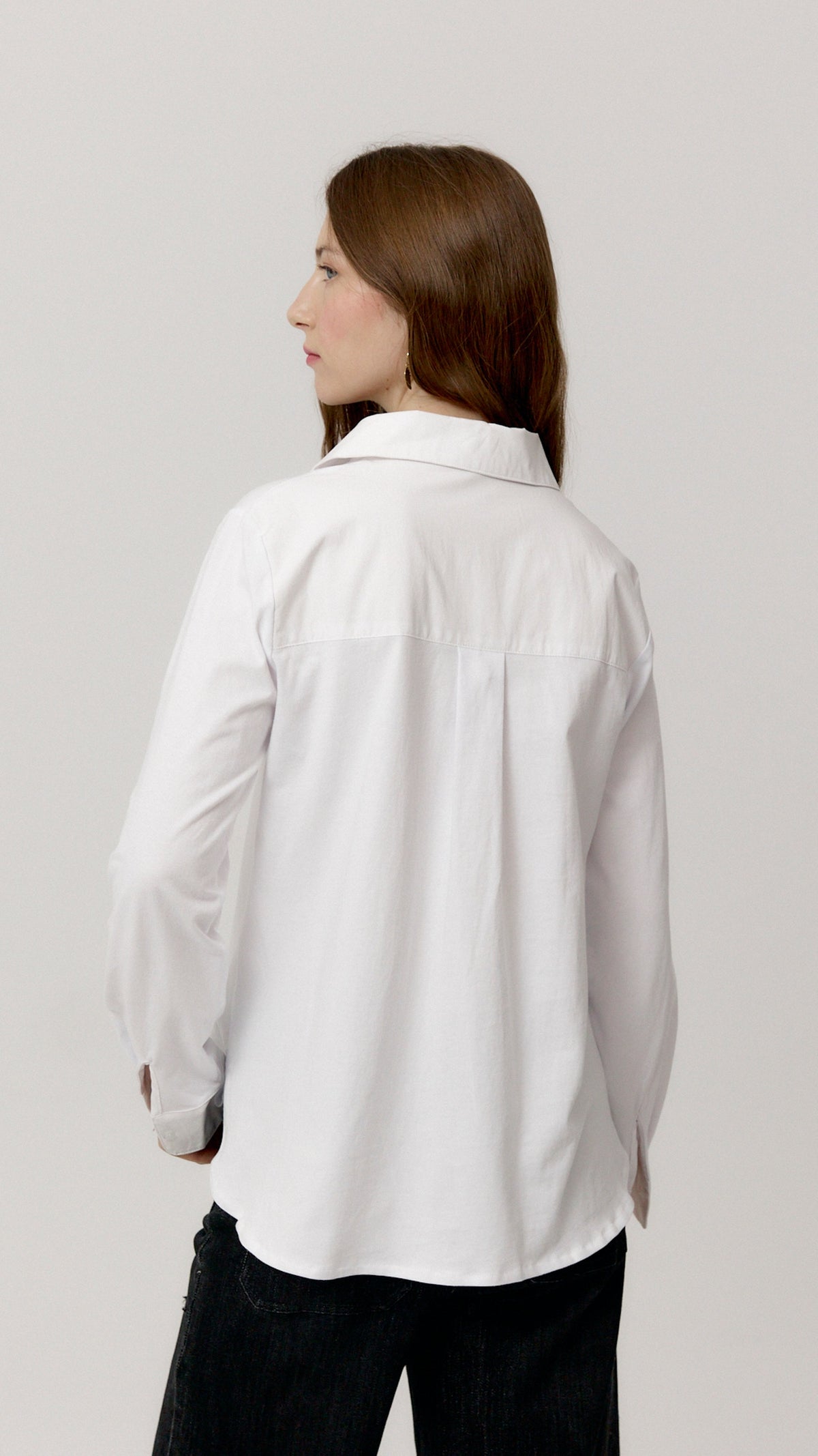 Camisa Halia blanca de algodón, vista trasera.