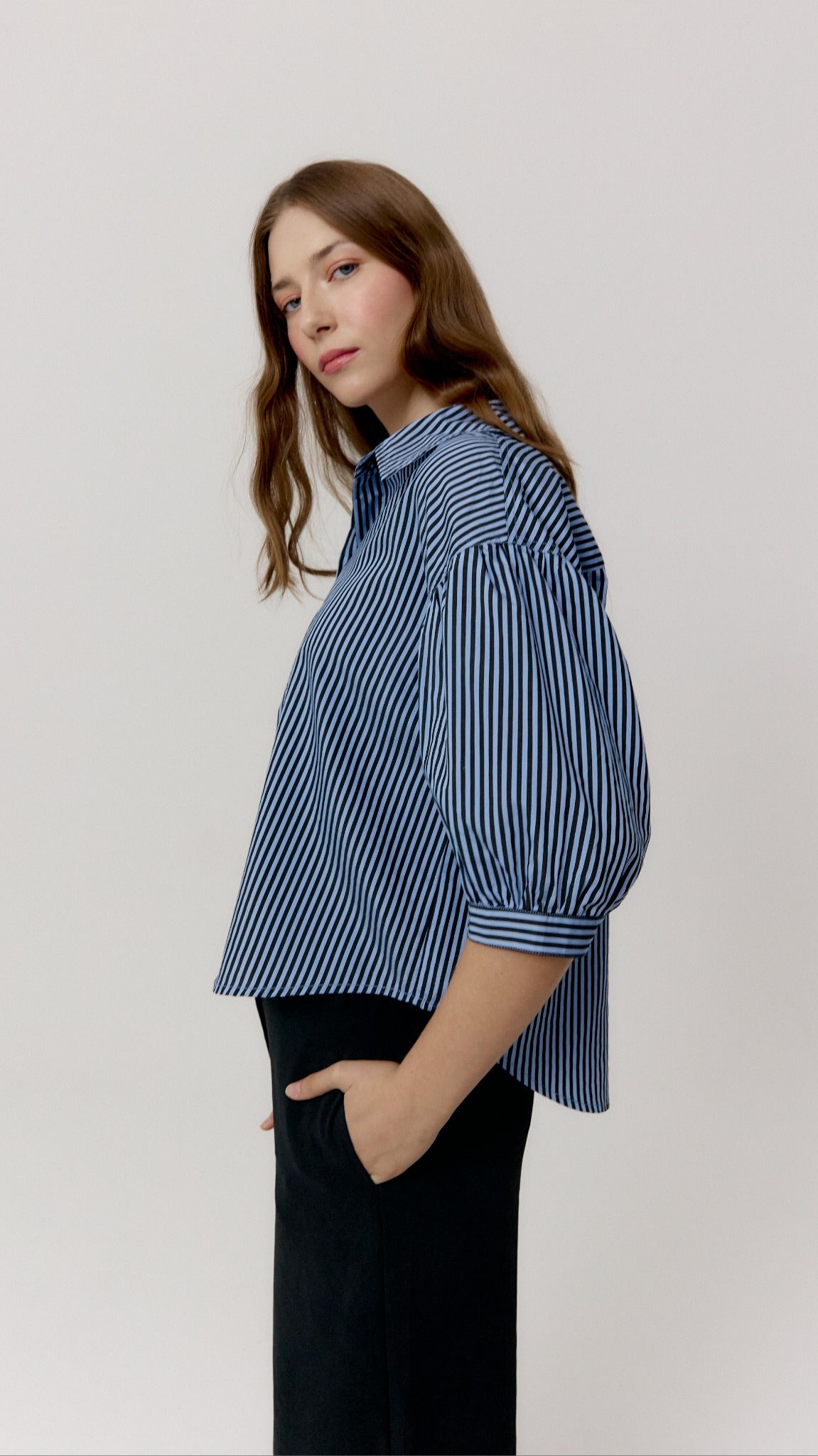 Camisa Arles de rayas de Biscuit, vista lateral.
