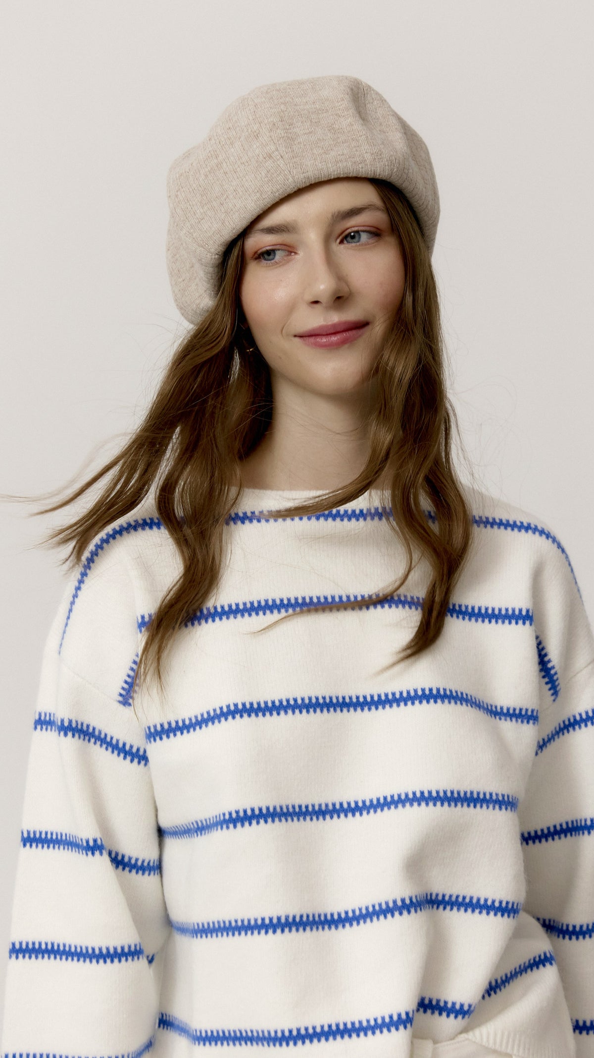 Gorra Leni Stone de Biscuit en look frontal