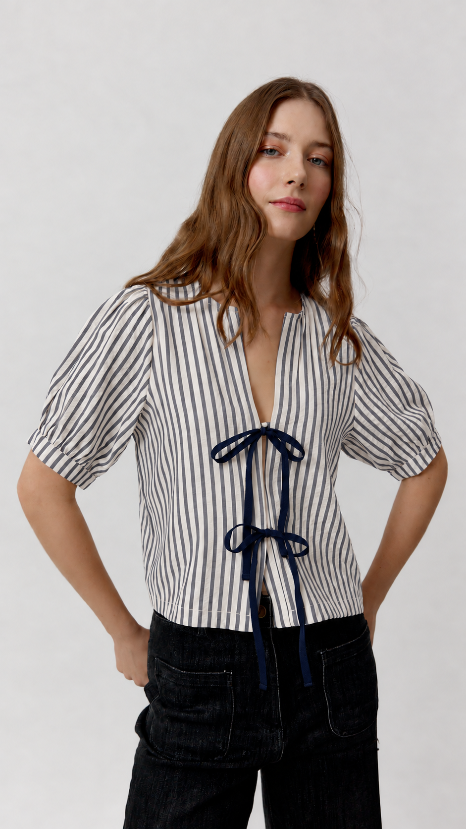 Camisa Poete Blue de rayas azules, vista de tres cuartos.
