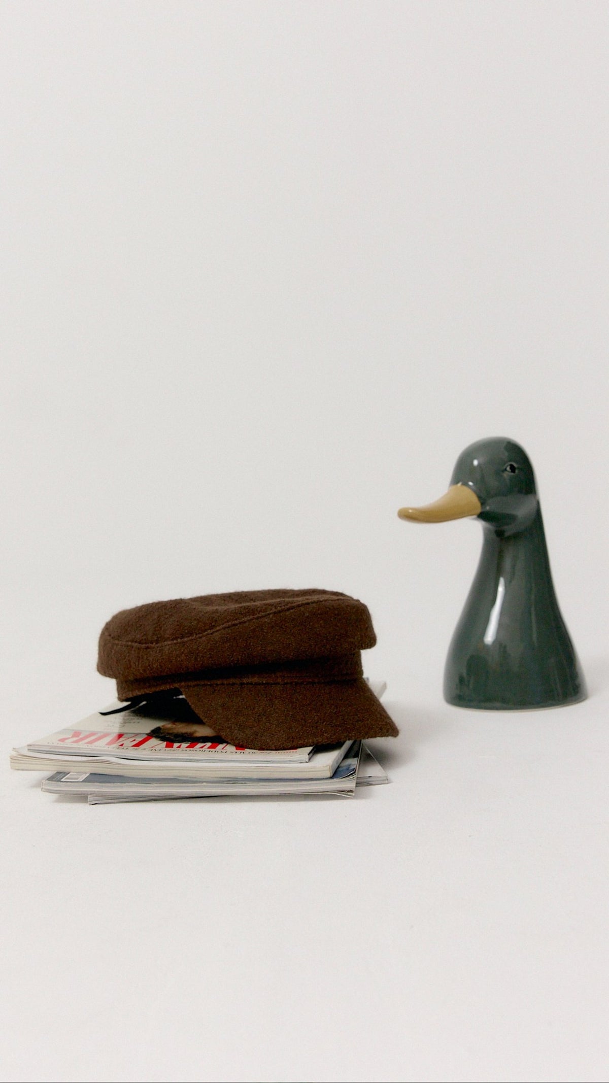 Gorra Billie marrón de Biscuit en composición de producto.