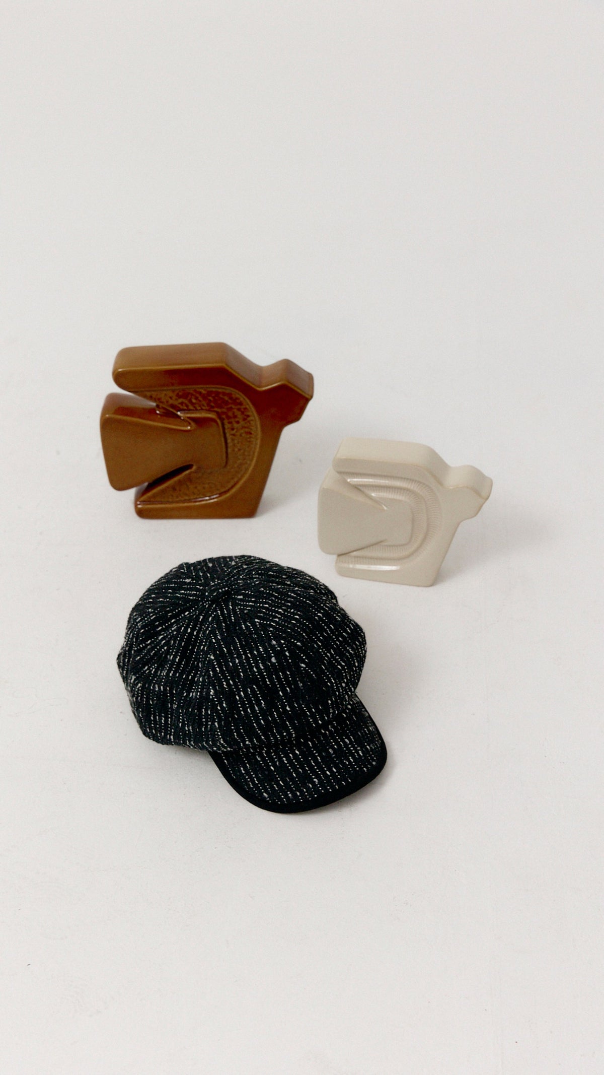 Gorra Billie negra de Biscuit en composición de producto.