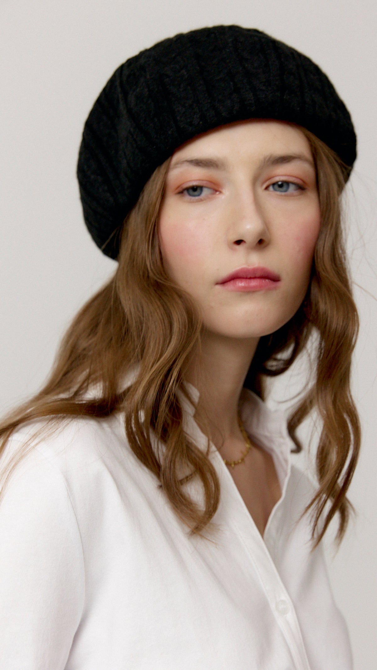 Gorra Tess negra de Biscuit, vista frontal.