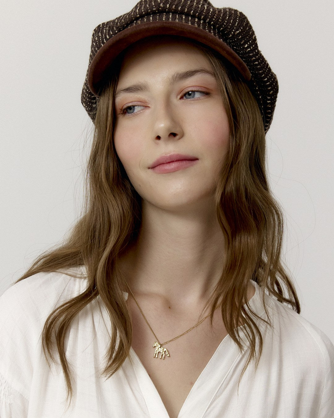 Gorra Billie Marrón de Biscuit - imagen para Meta Ads
