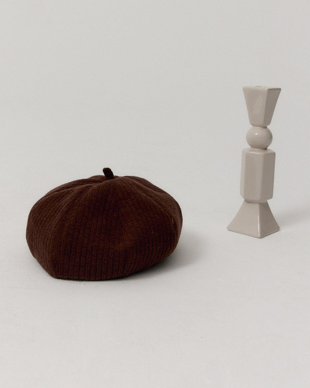 Gorra Leni Chocolate de Biscuit - imagen para Meta Ads