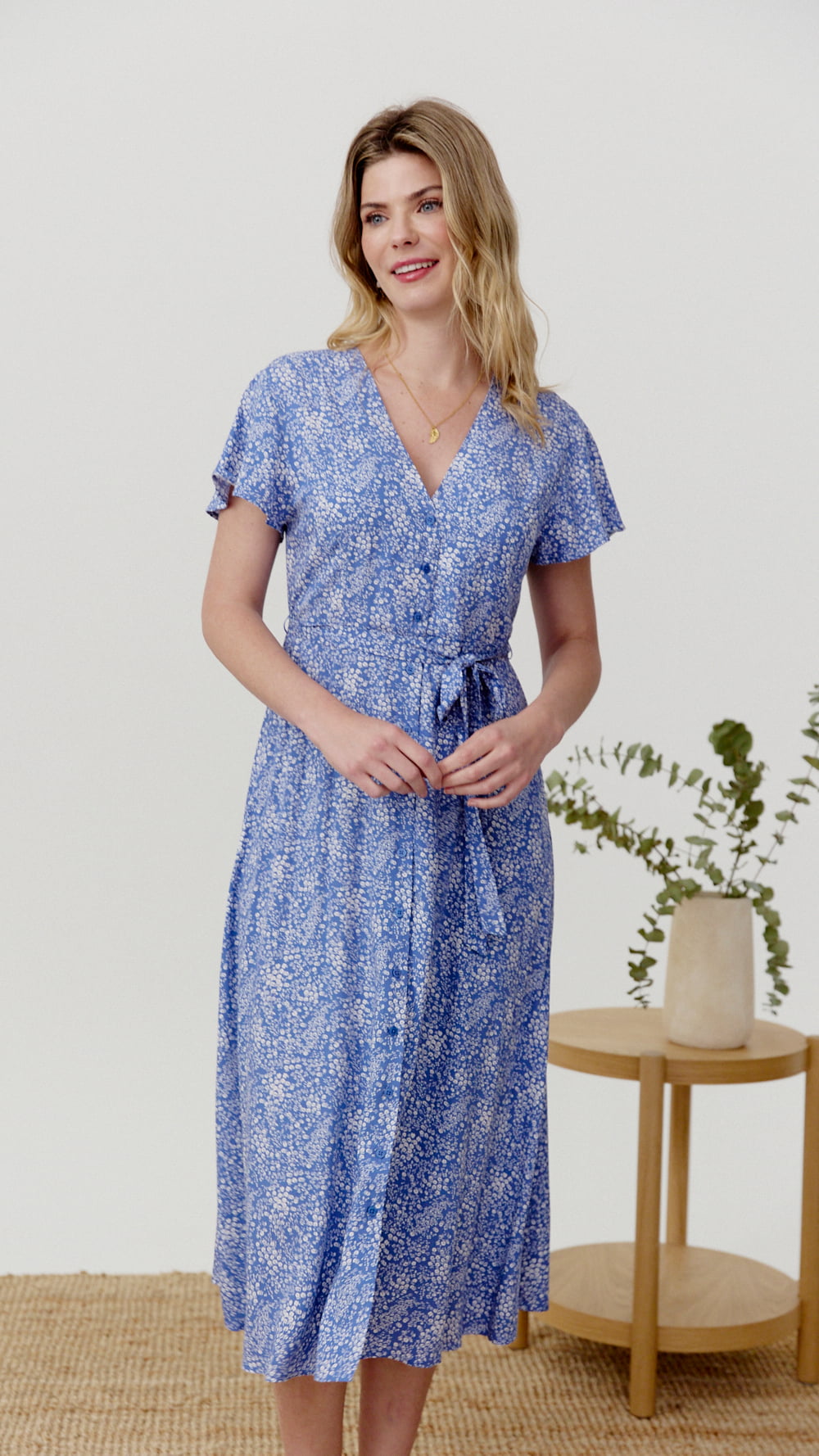 Biscuit / Online Store. Unique designs for unique women.