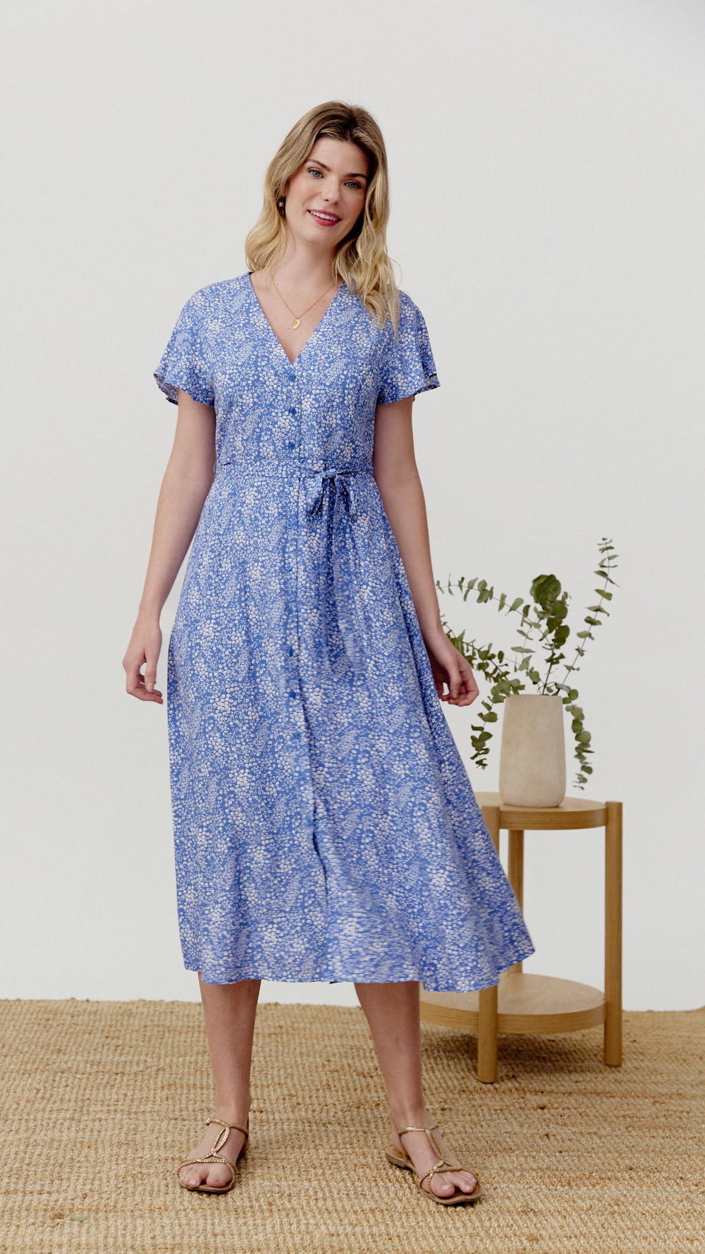 Vestido Lively midi lavanda de Biscuit