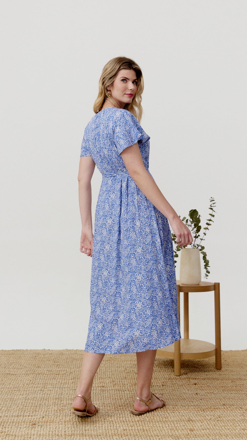 Vestido Lively midi lavanda de Biscuit